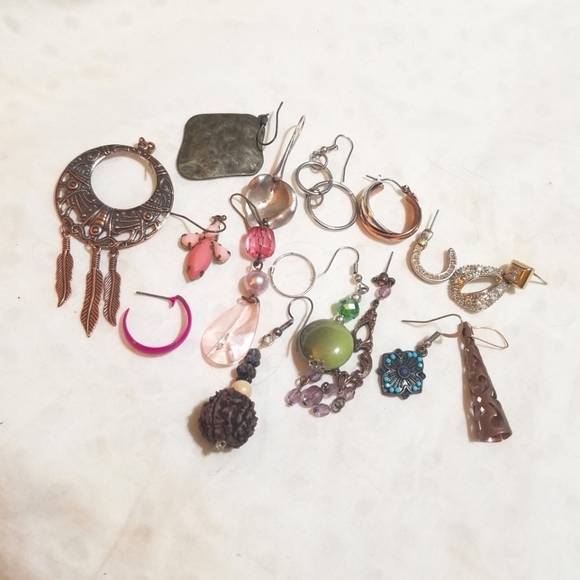 VTG LOT of Single Earrings - Picture 2 of 5
